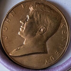 RARE JOHN F. KENNEDY SPECIAL "INAUGURATED PRESIDENT" BRONZE COIN